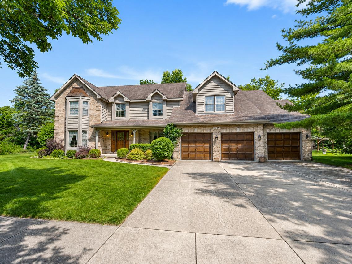 1240 Redwood Dr., Algonquin, IL 60102