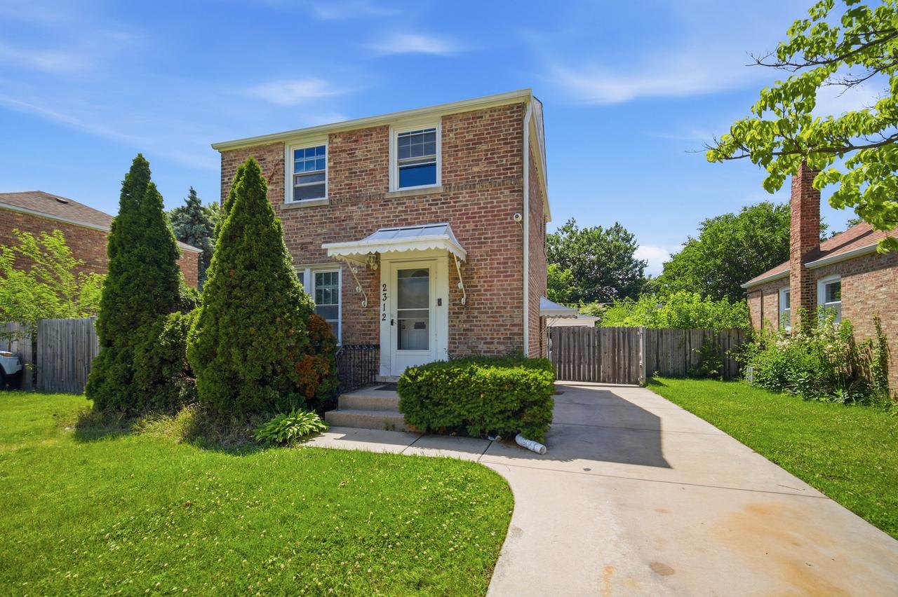 2312 S 14th Ave., Broadview, IL 60155