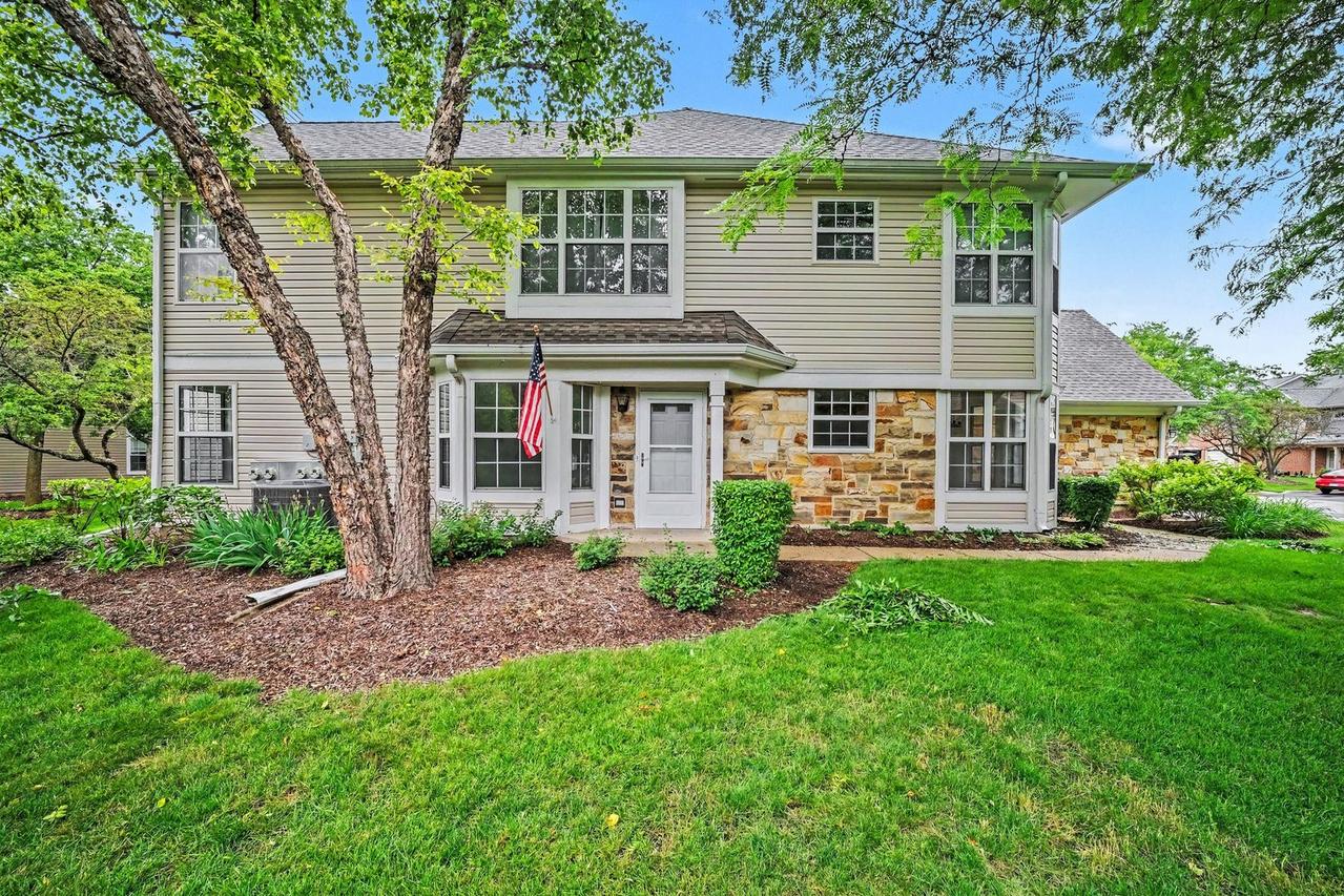 22 Delaware Ct., Schaumburg, IL 60193