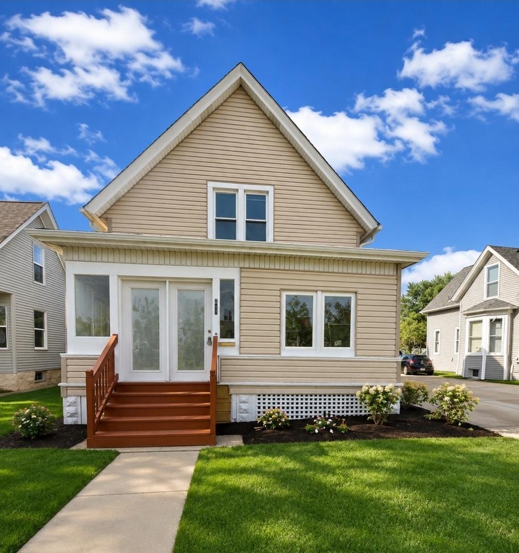 217 Prairie St., Aurora, IL 60506