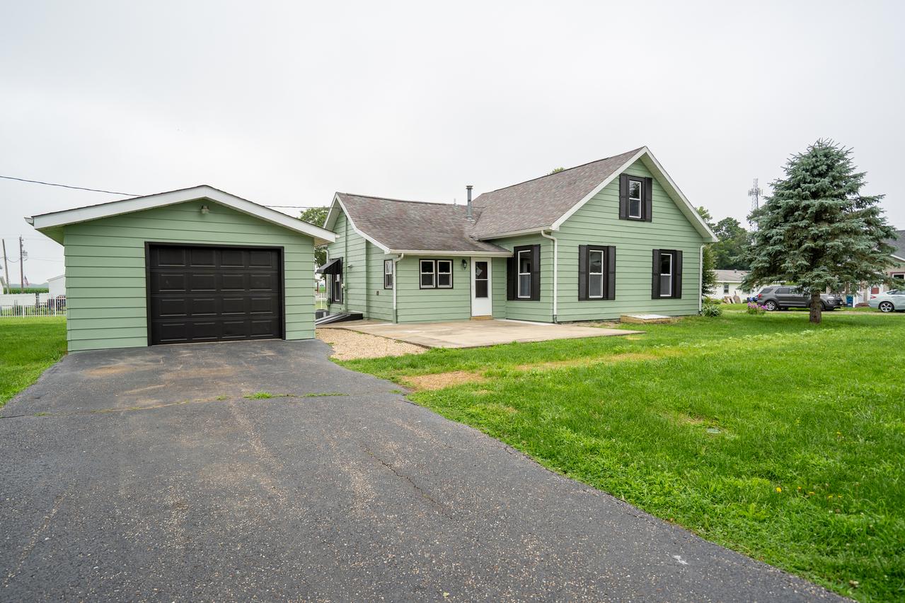 110 N Vine St., Armington, IL 61721