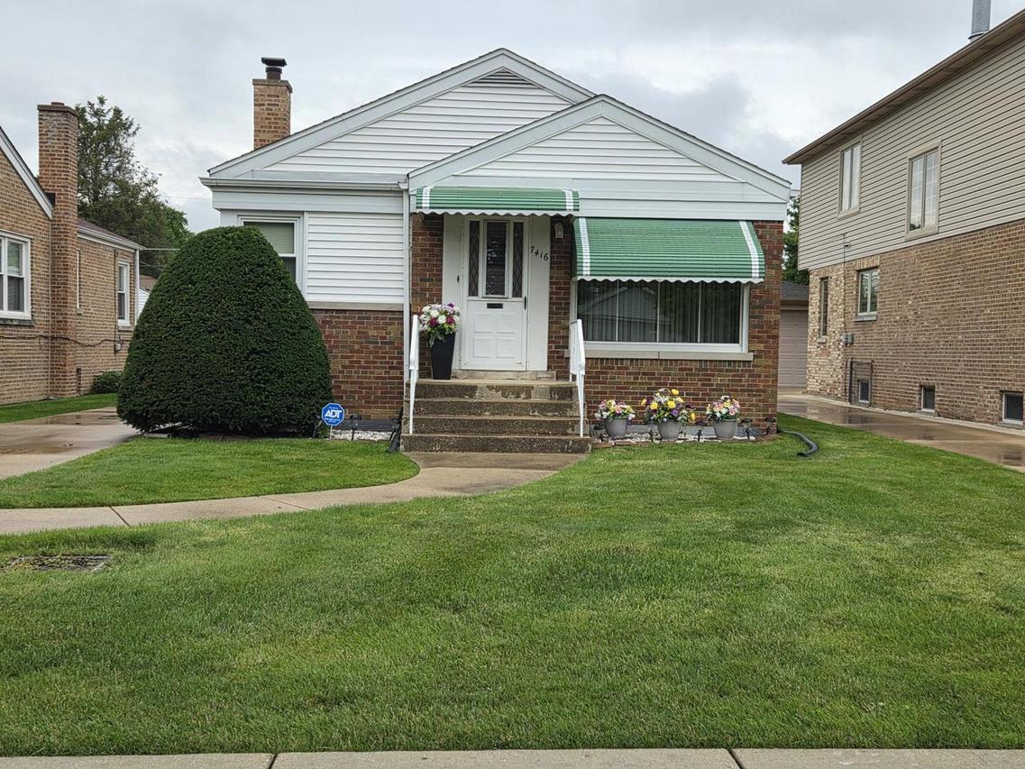 7416 W Winnemac Ave., Harwood Heights, IL 60706