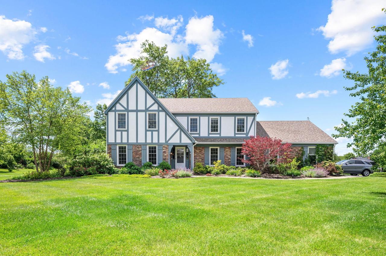 1392 Terre Dr., Libertyville, IL 60048