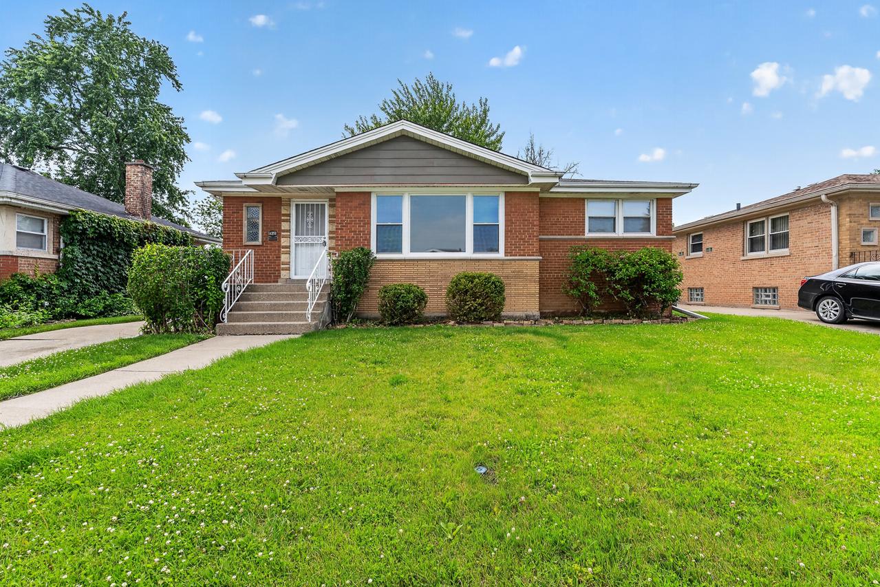 16358 Drexel Ave., South Holland, IL 60473