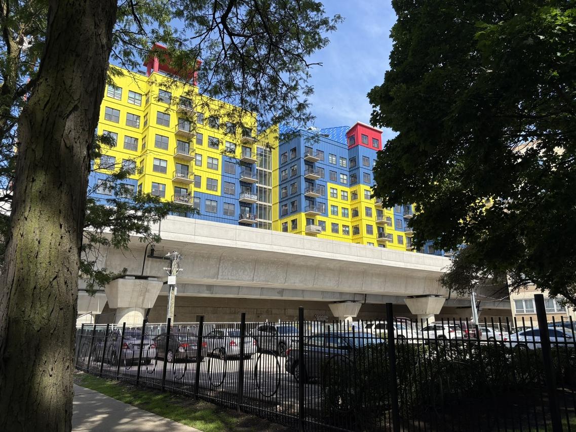 1122 W Catalpa Ave. #902, Chicago, IL 60640