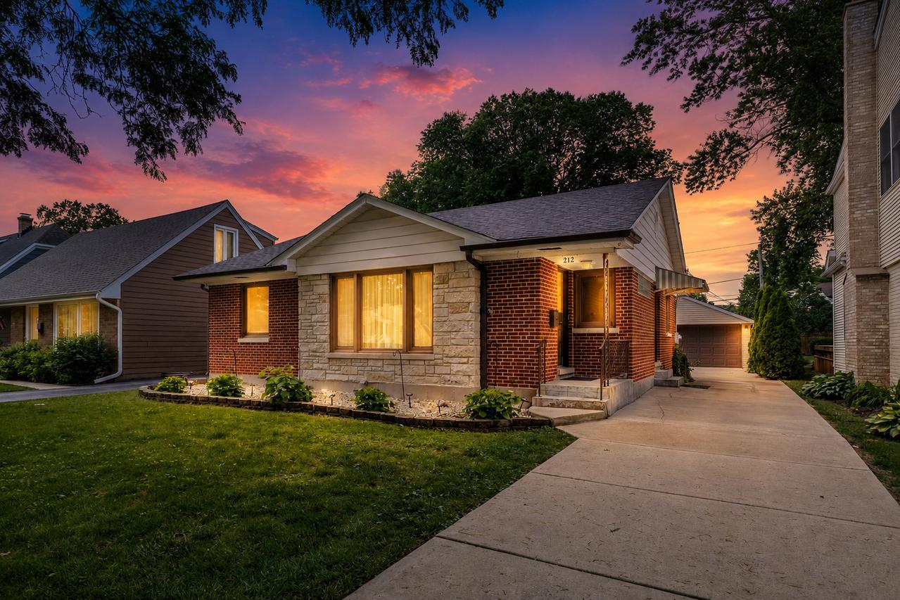 212 S Hi Lusi Ave., Mount Prospect, IL 60056