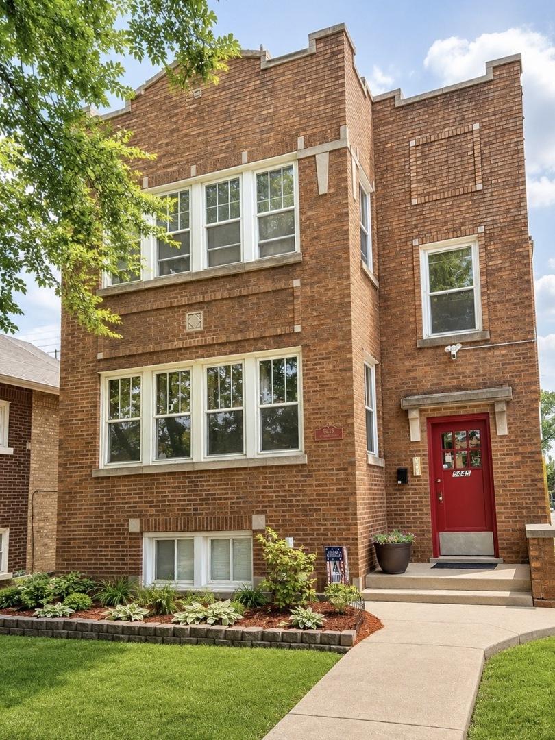 5445 W Melrose St., Chicago, IL 60641
