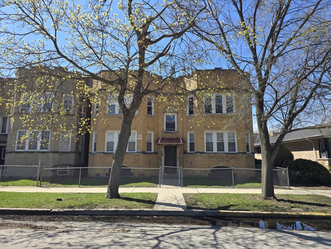 9130 S Throop St., Chicago, IL 60620