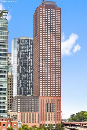 New Homes with Master Bedrooms on the 1st Floor in Streeterville: June 20th to June 26th