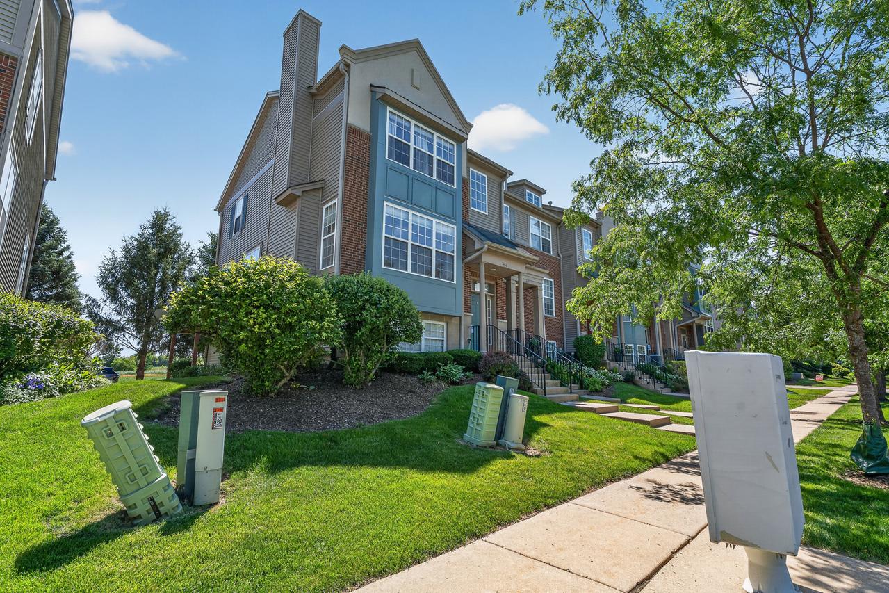 205 Station Park Cir., Grayslake, IL 60030