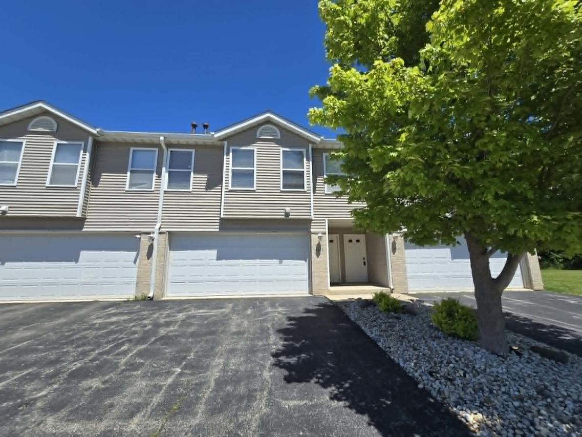 4442 Countryside Estates Dr., Poplar Grove, IL 61065