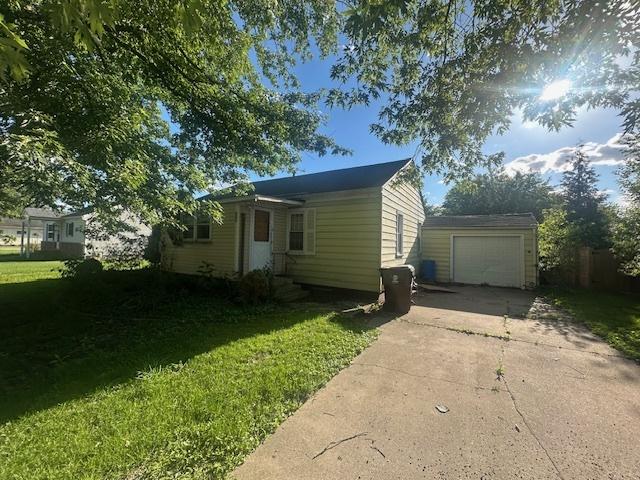 307 S Peck St., Gardner, IL 60424