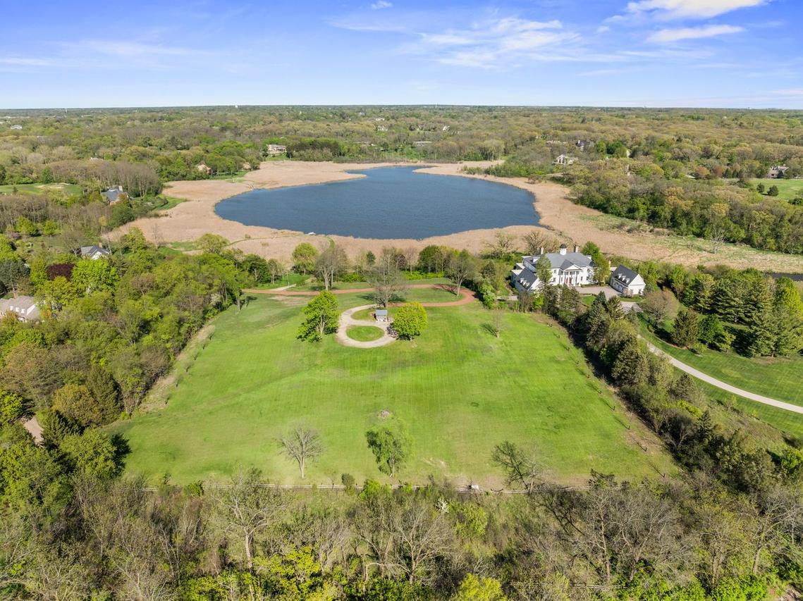241 Otis Rd., Barrington Hills, IL 60010