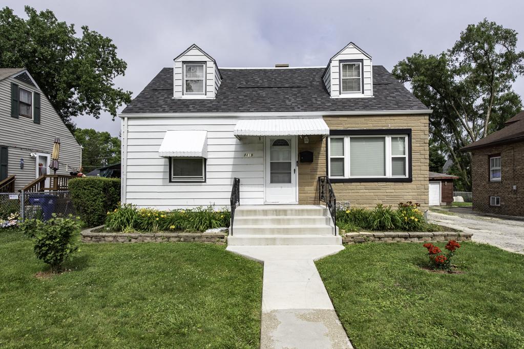 1819 Seymour Ave., North Chicago, IL 60064