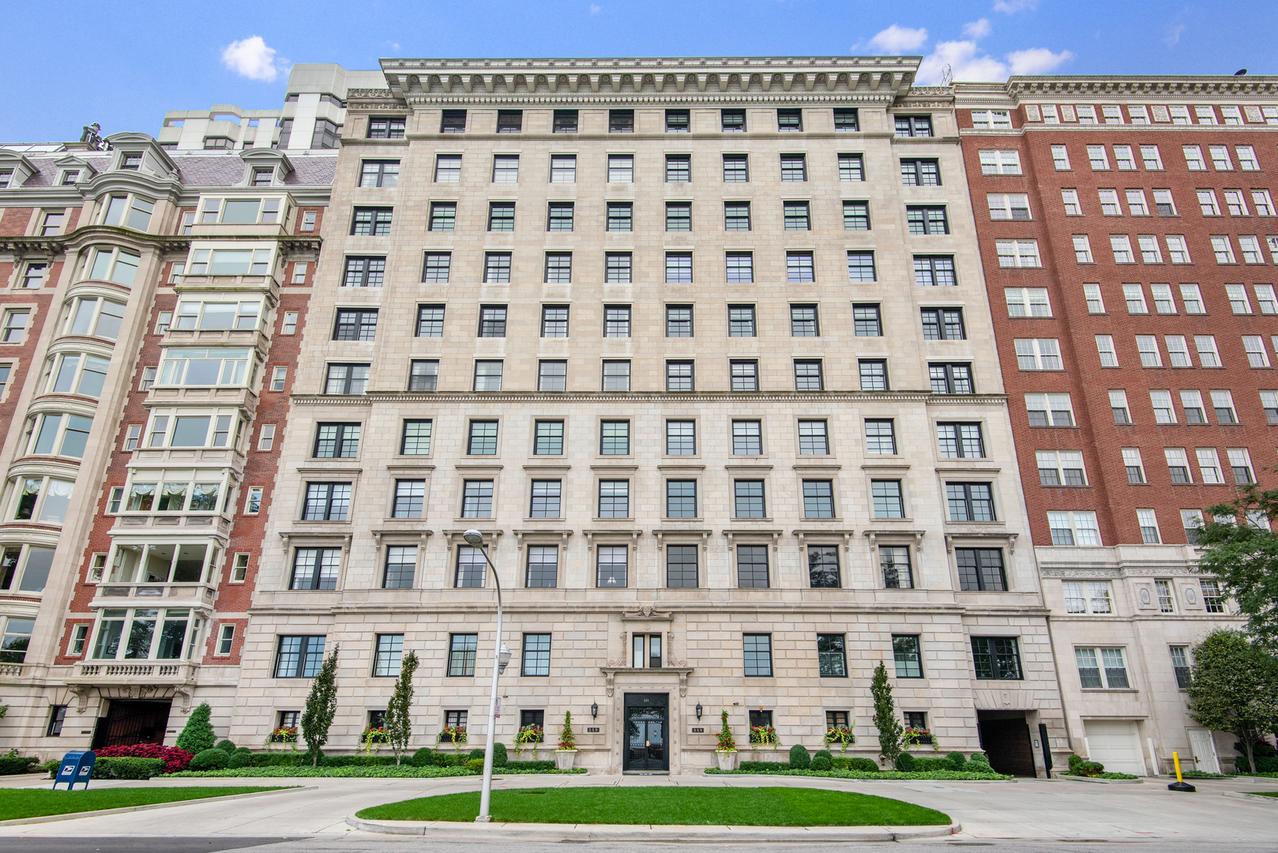 229 E Lake Shore Dr. #4E, Chicago, IL 60611