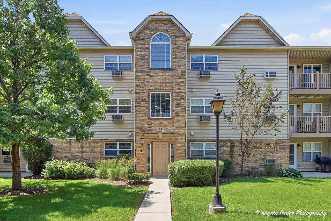 1443 Spring Brook Ct. #2D, Round Lake Beach, IL 60073