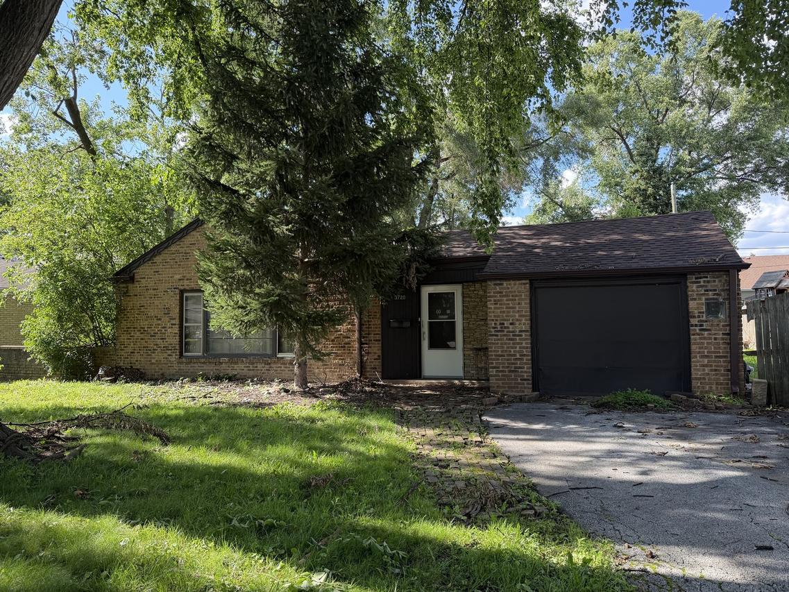 3720 W 116th St., Alsip, IL 60803