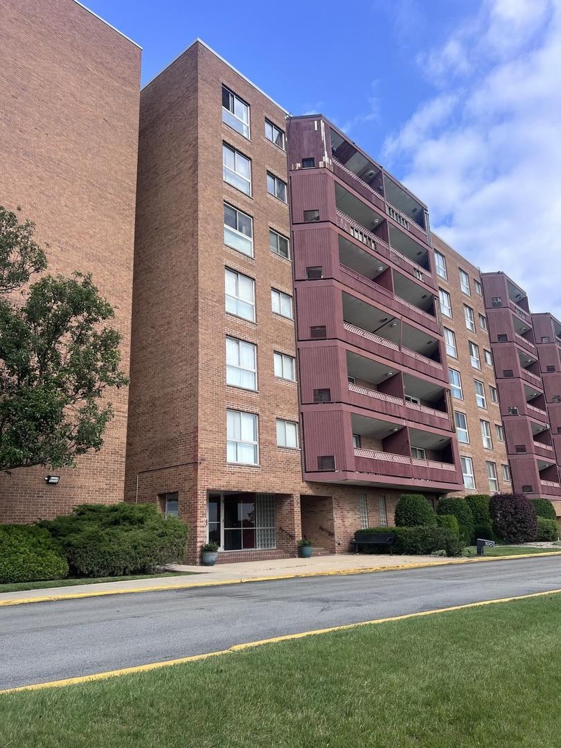 100 Park Ave. #205, Calumet City, IL 60409