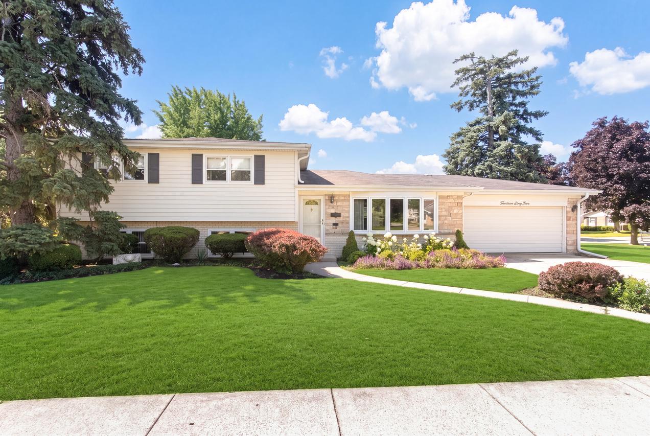 1469 Webster Ln., Des Plaines, IL 60018