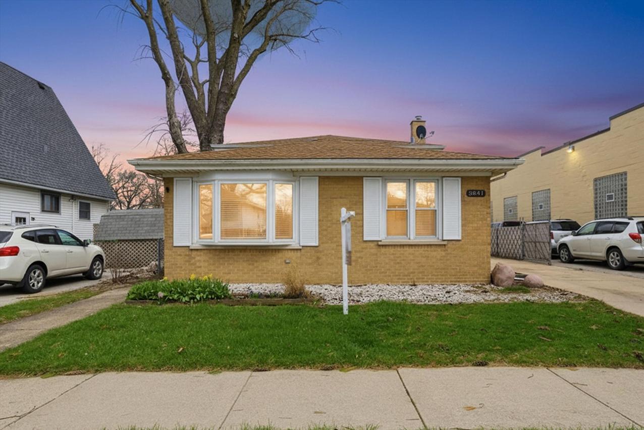 3841 Arthur Ave., Brookfield, IL 60513