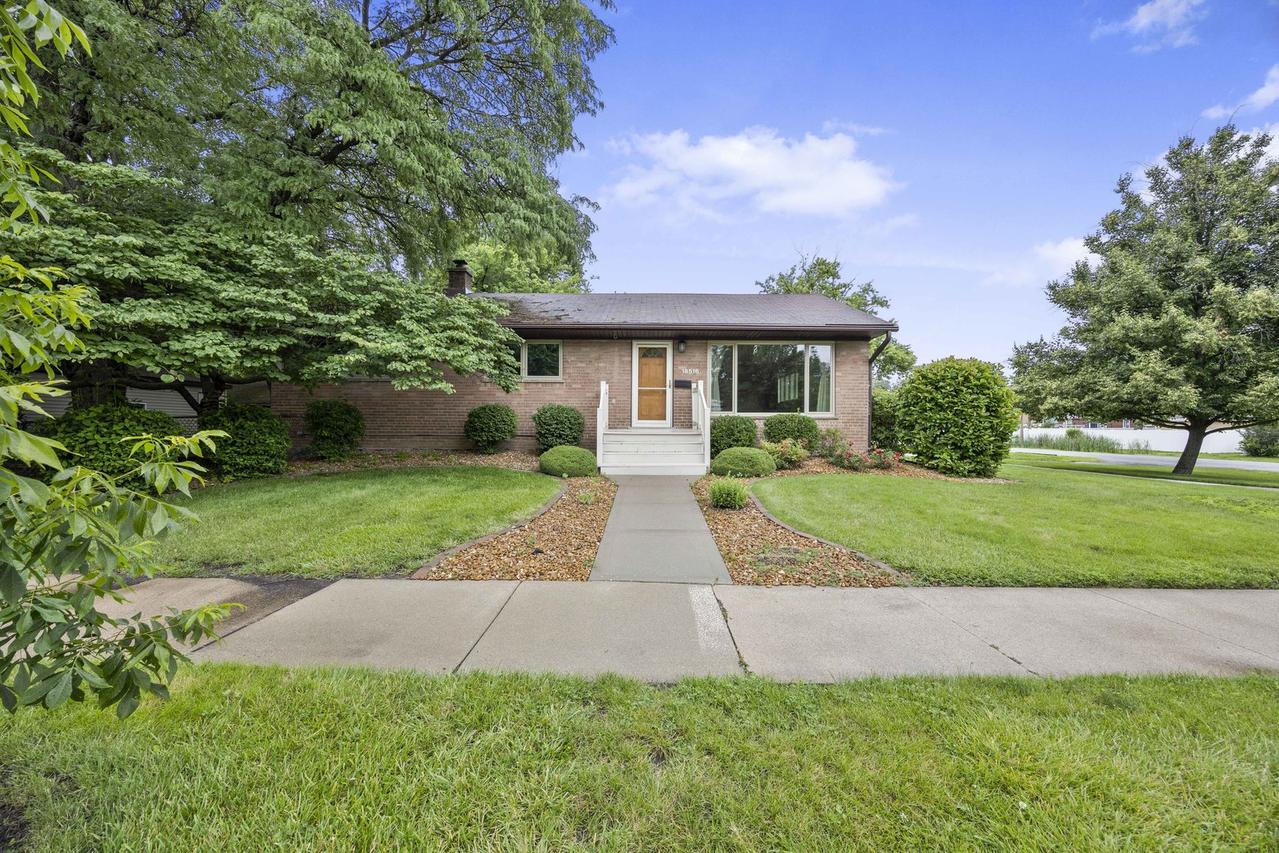18516 Riegel Rd., Homewood, IL 60430