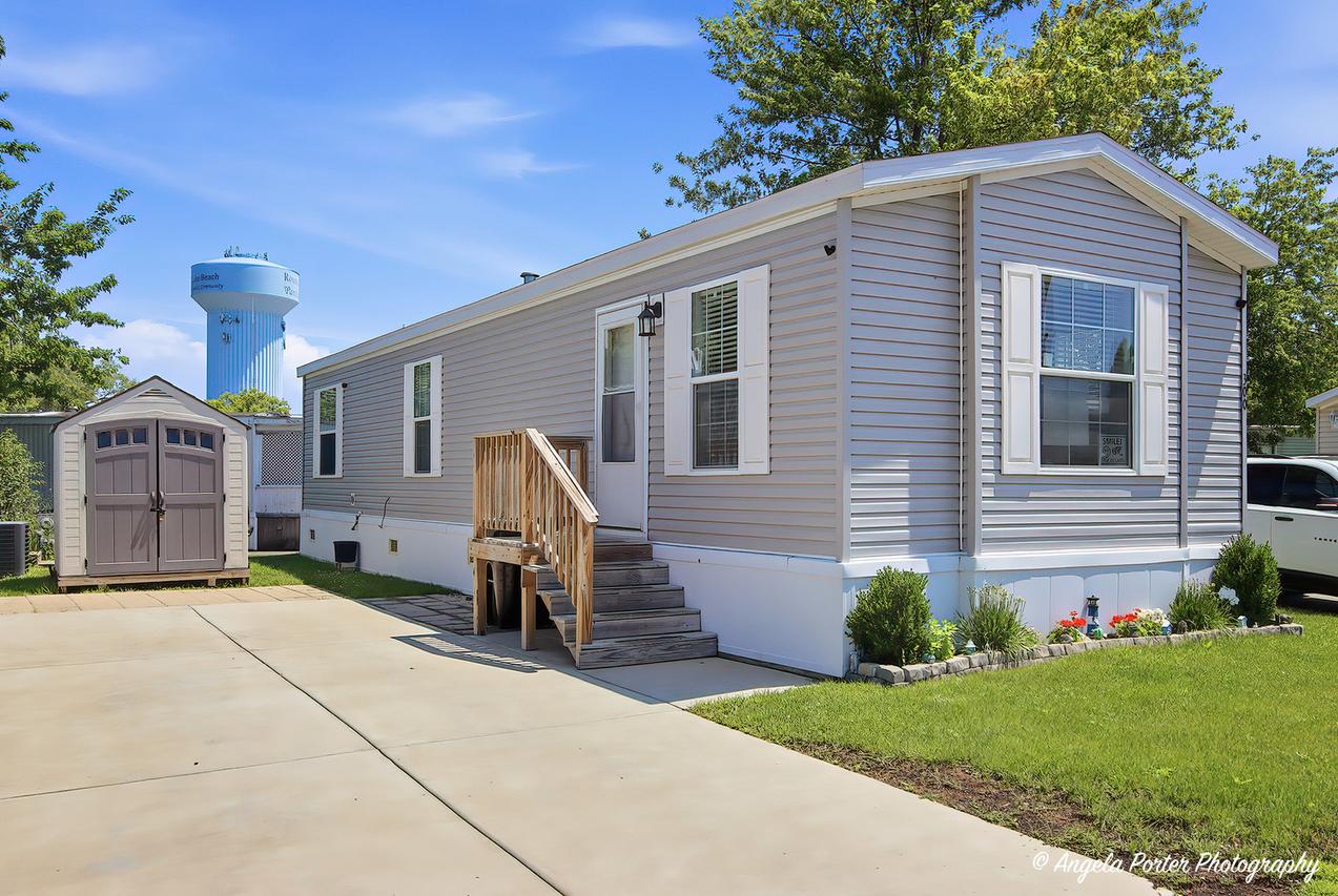 300 A Ok Ct., Round Lake, IL 60073