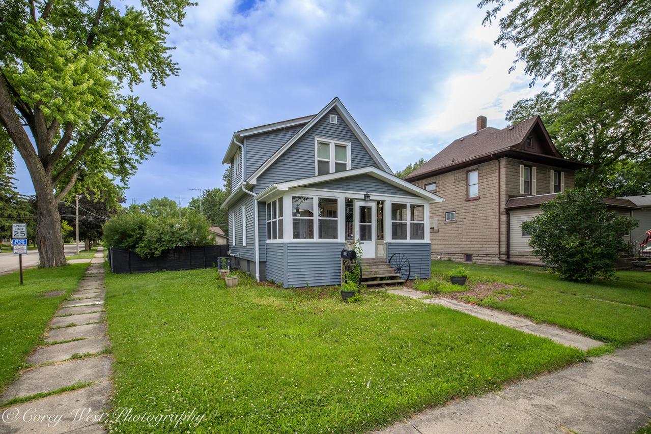 324 E Main St., Genoa, IL 60135