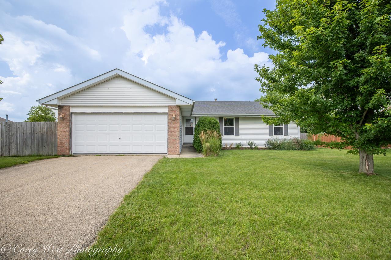 429 Hickory Dr., Davis Junction, IL 61020