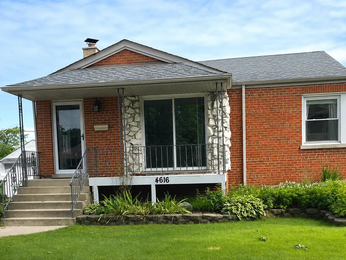 4616 W 97th Pl., Oak Lawn, IL 60453