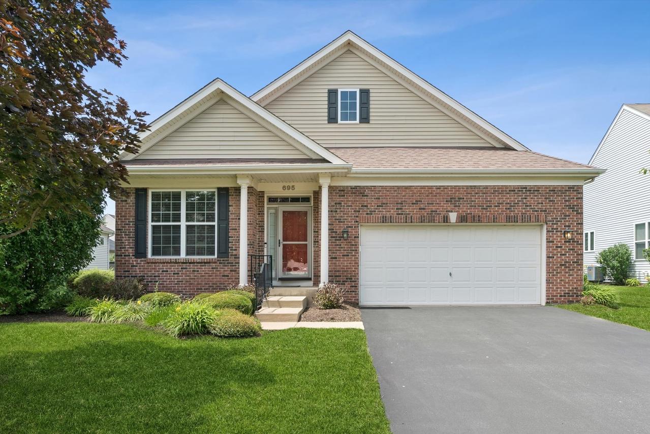 695 Cheshire Ct., Oswego, IL 60543