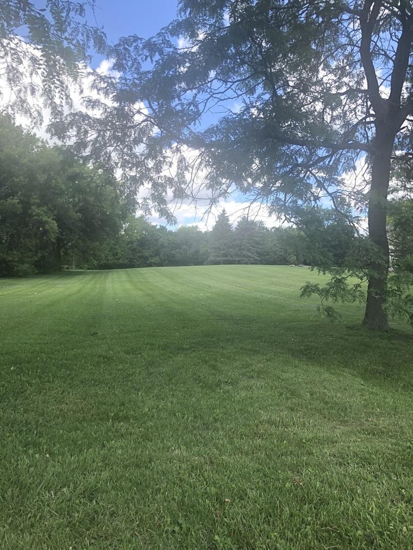 54 Deer Point Dr., Hawthorn Woods, IL 60047