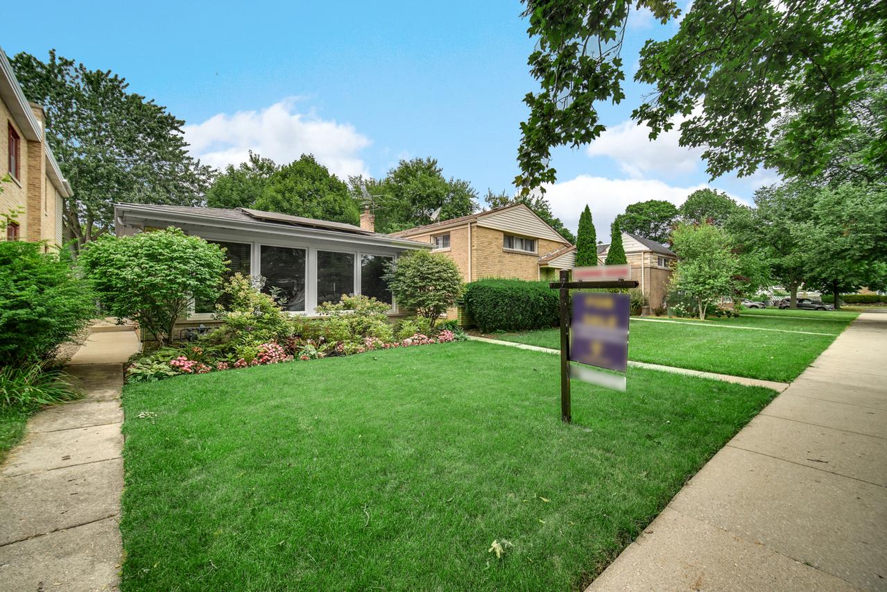 9110 Forestview Rd., Evanston, IL 60203