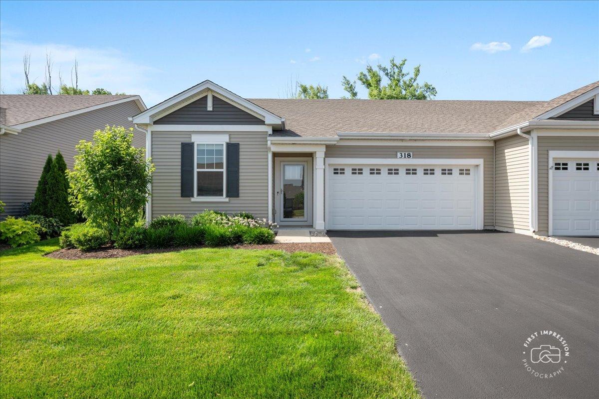 318 Sussex Ln., North Aurora, IL 60542