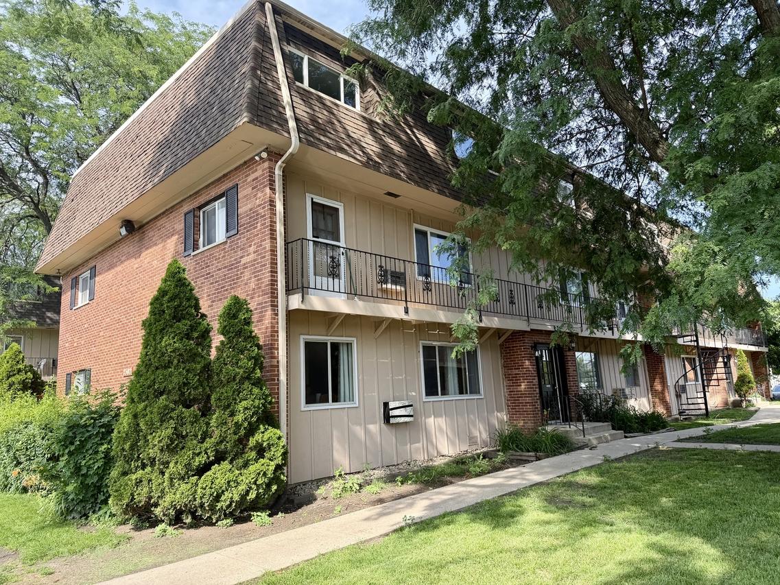 2302 Algonquin Rd. #9, Rolling Meadows, IL 60008
