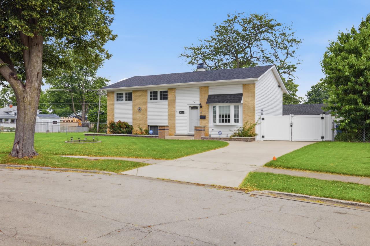 170 E Altgeld Ave., Glendale Heights, IL 60139