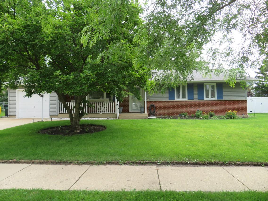 237 N Babcock Dr., Palatine, IL 60074