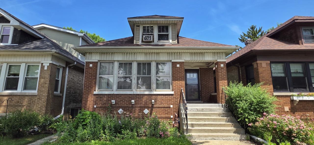 5020 W Dakin St., Chicago, IL 60641