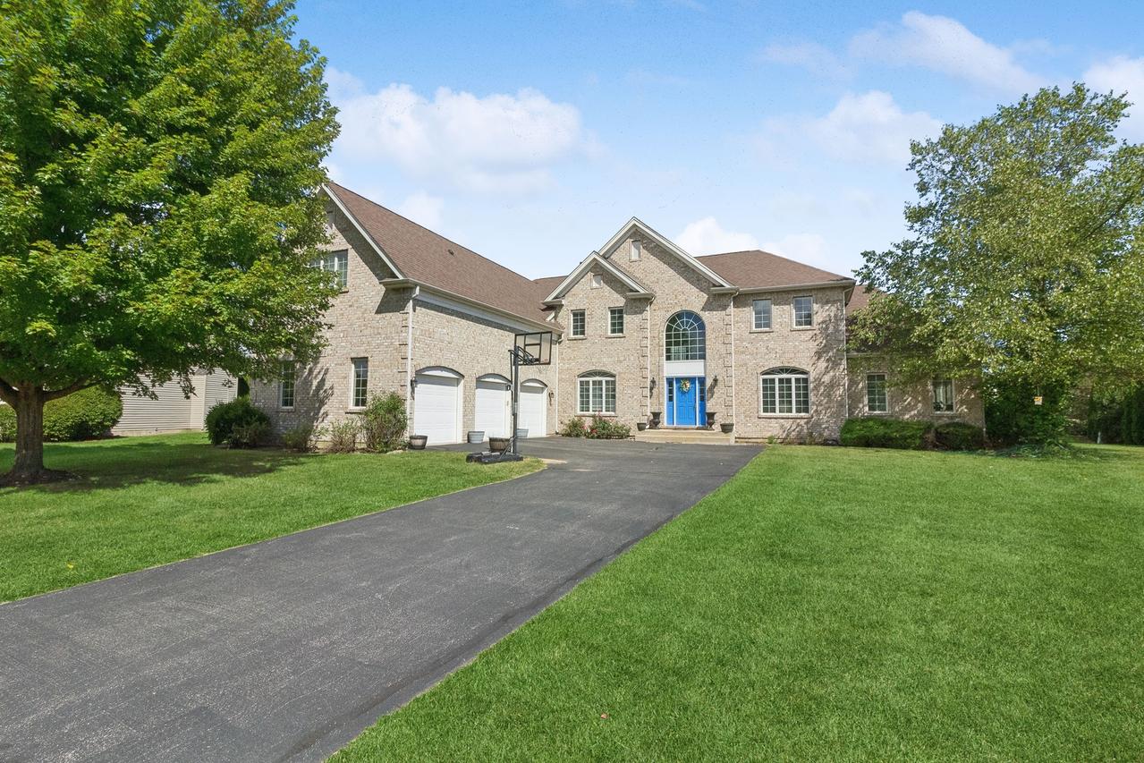 391 Lake Run Ln., North Aurora, IL 60542