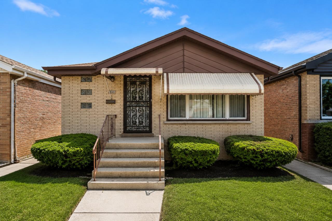 12347 S Elizabeth St., Calumet Park, IL 60827