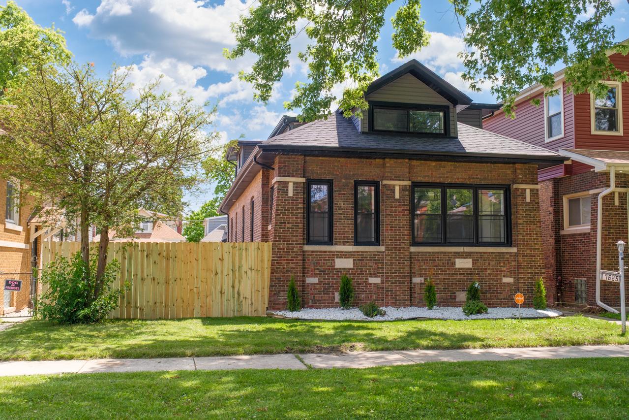 7625 S Clyde Ave., Chicago, IL 60649