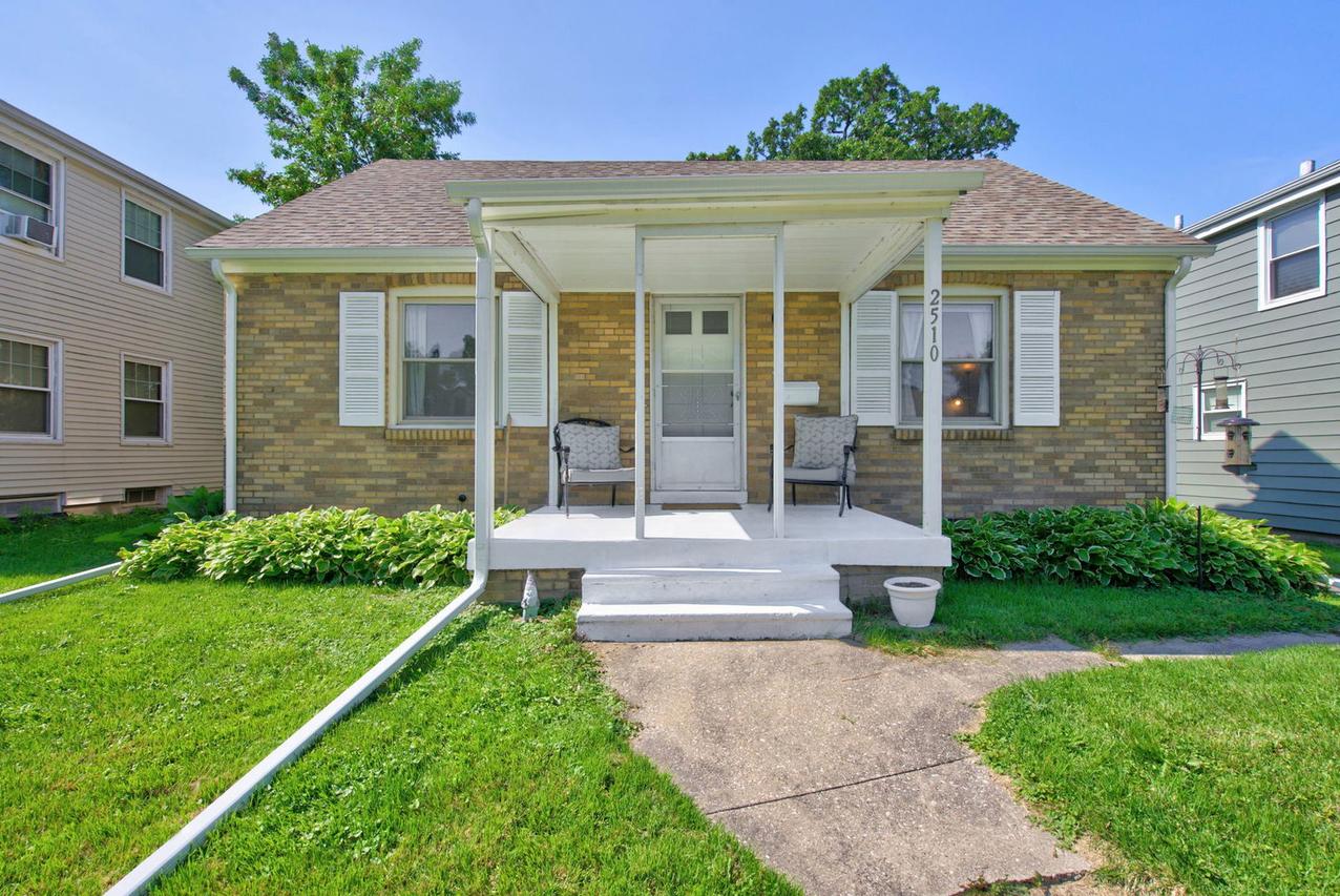 2510 23 1/2 Ave., Rock Island, IL 61201
