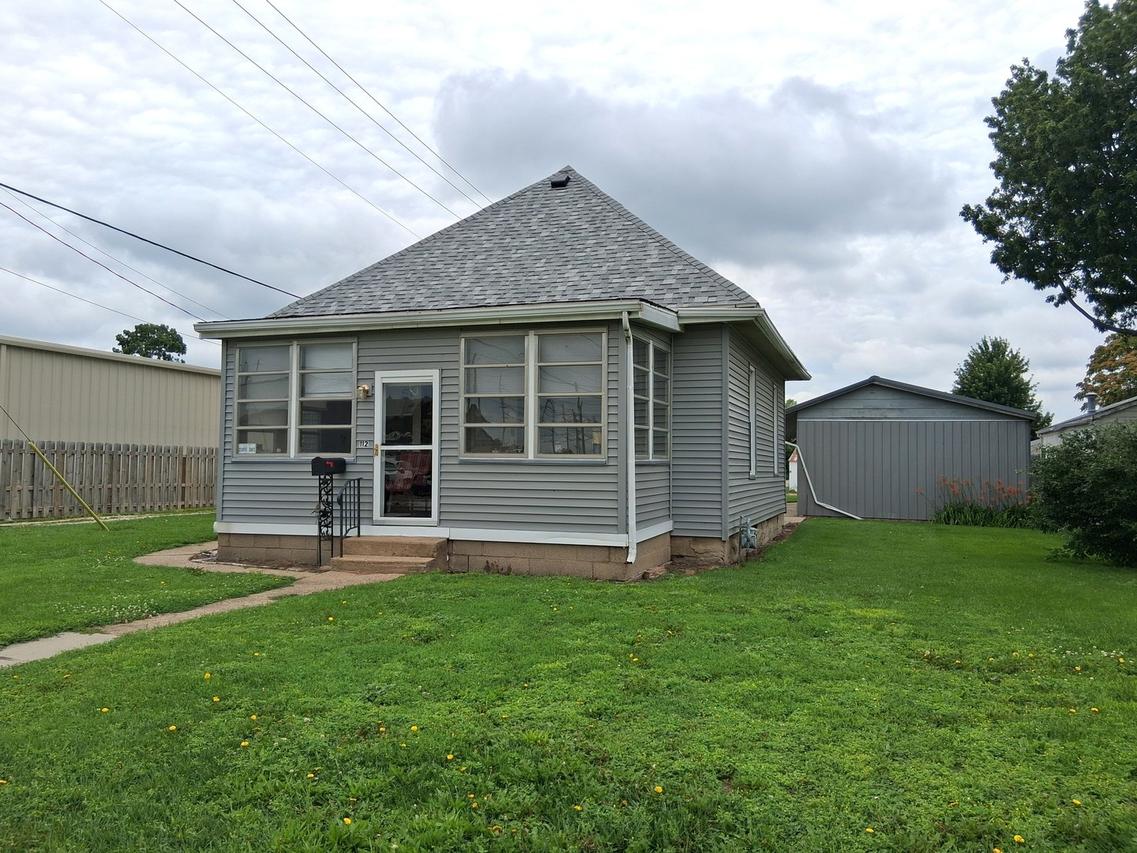 112 E 6th St., Kewanee, IL 61443