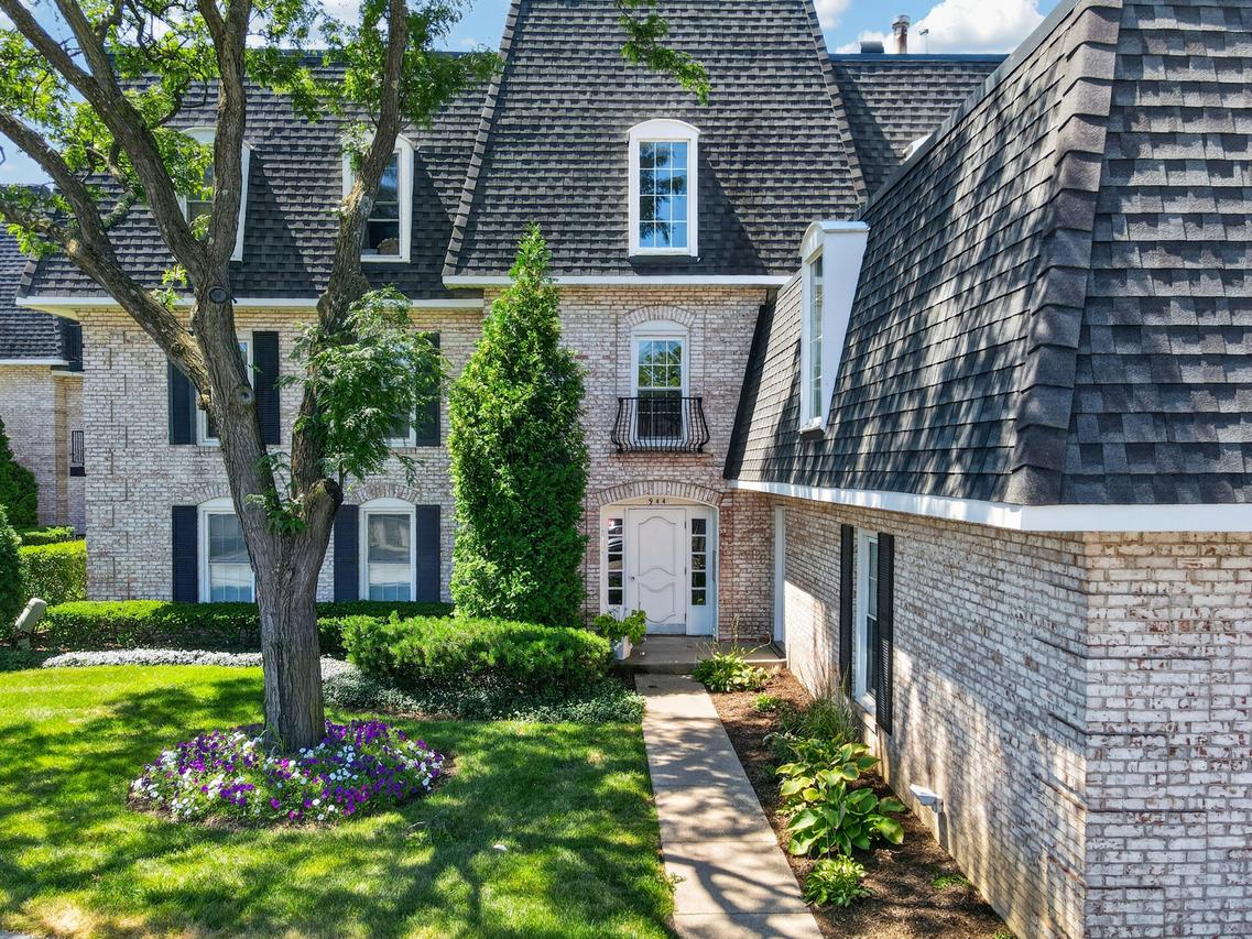 944 N Northwest Hwy. #307, Park Ridge, IL 60068