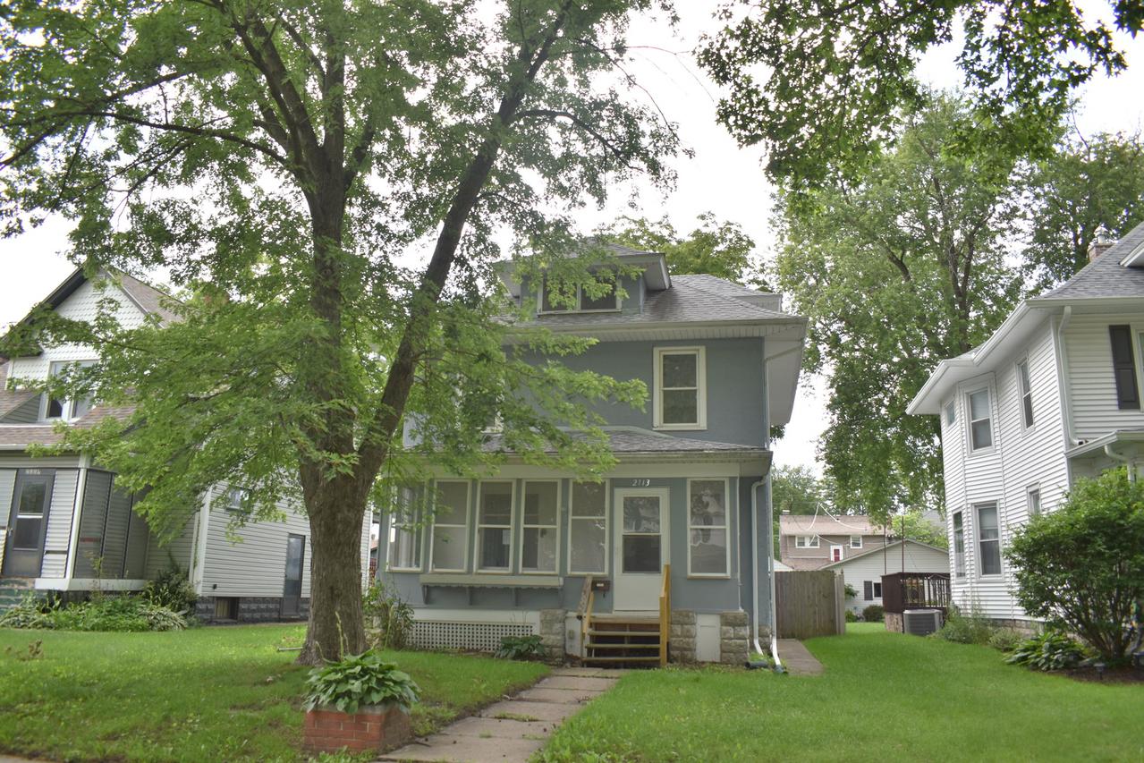 2113 14th St., Moline, IL 61265