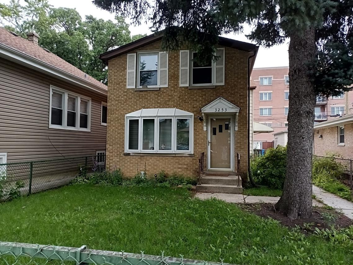 3253 N Oconto Ave., Chicago, IL 60634