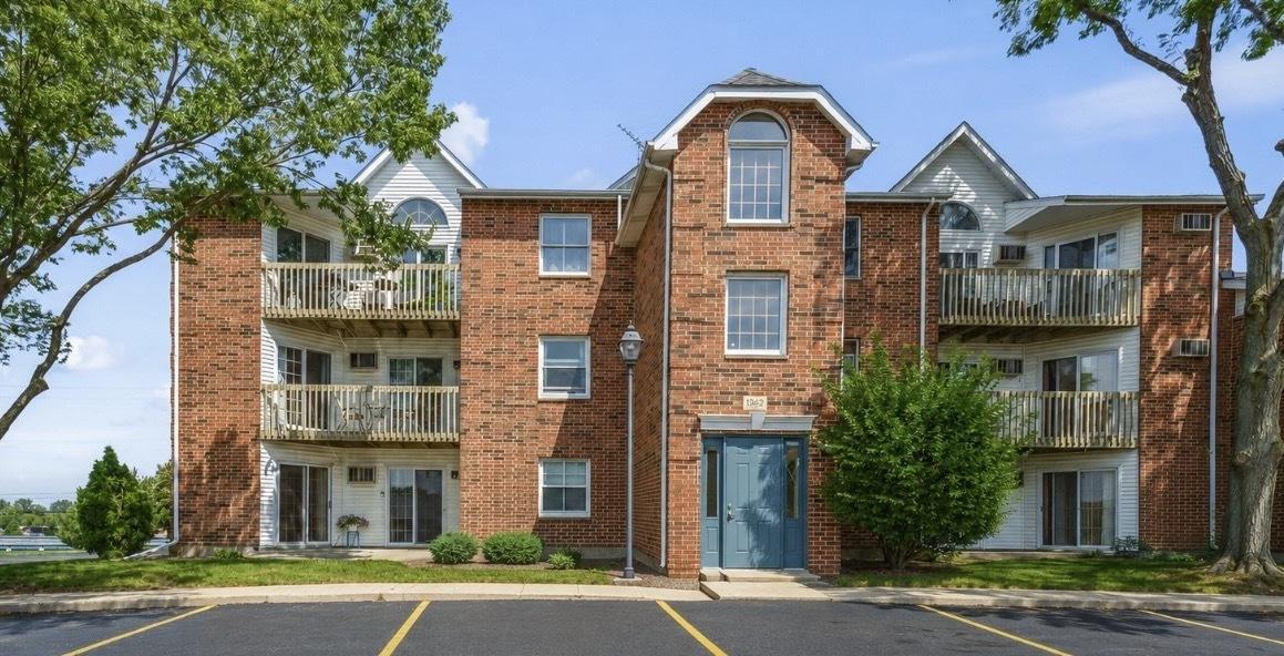 1362 Cunat Ct. #1A, Lake In The Hills, IL 60156