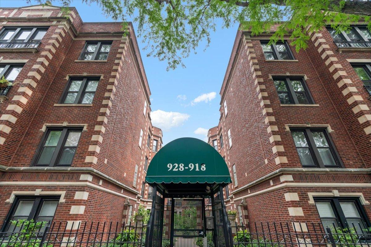 926 W Ainslie St. #3S, Chicago, IL 60640