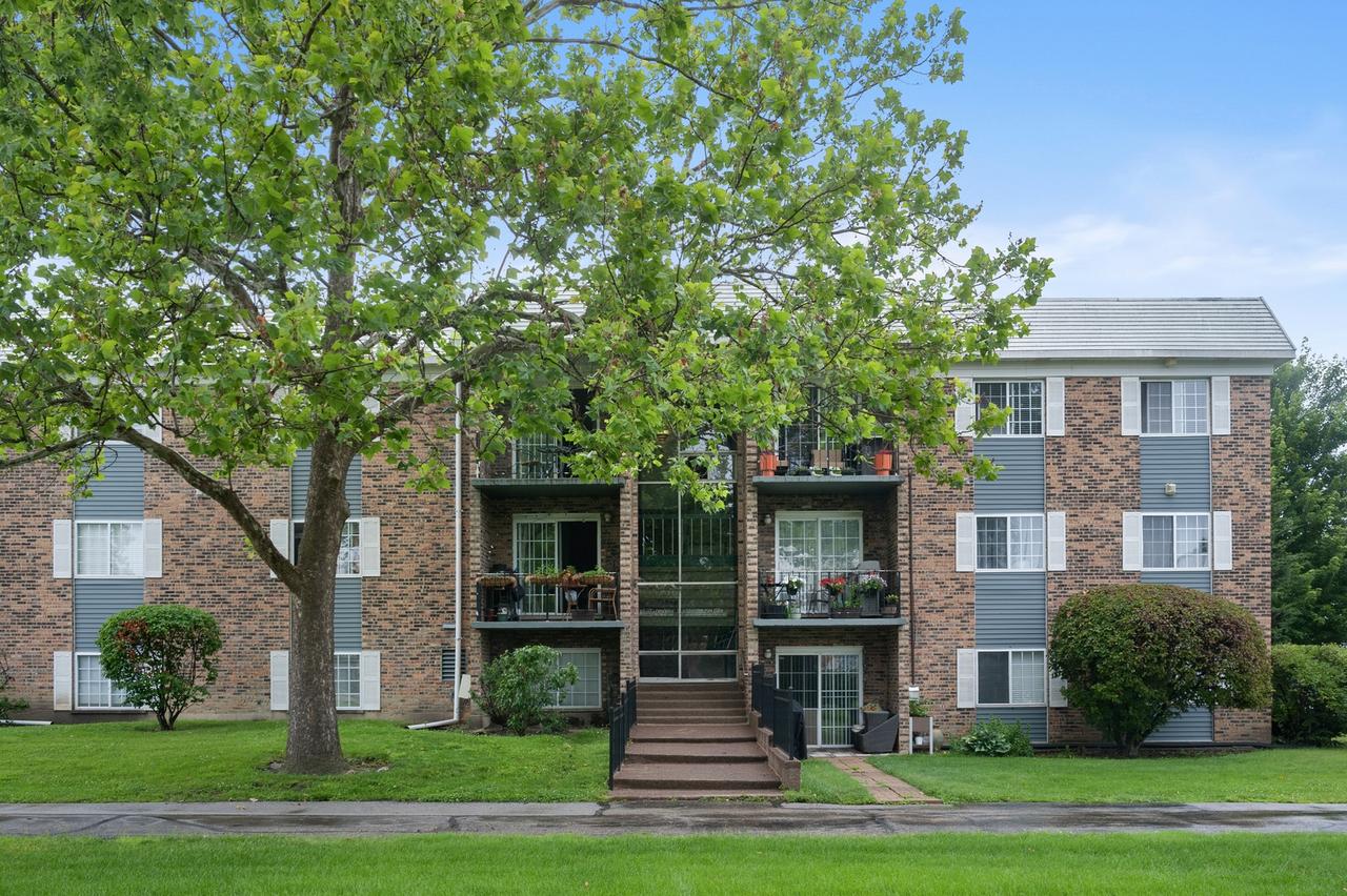 1627 N Windsor Dr. #305, Arlington Heights, IL 60004