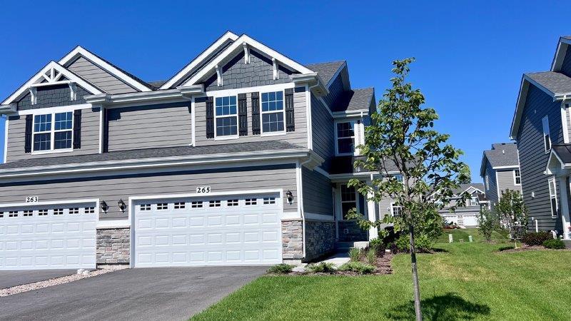 265 Canal Dr., St. Charles, IL 60174