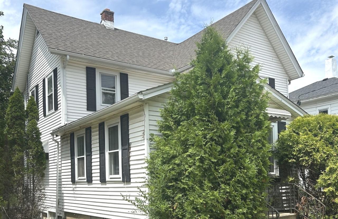 992 Main St., Antioch, IL 60002